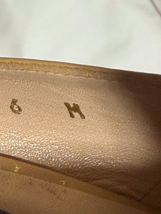 Stuart Weitzman Nude/Beige Patent Leather Power Pumps - Picture 6 of 9